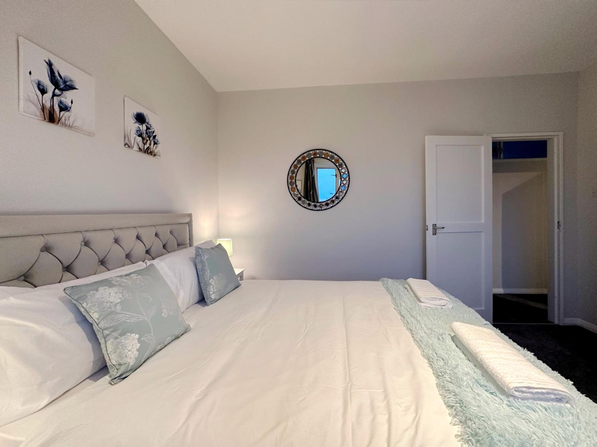 Appartement Freya's Place Near Thames River - 2 Double Beds, 1 Single Bed, Spacious, Ideal For Families Londen